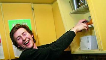 ENKLERE BUDSJETTERING: Tor Håkon Tordhol velger å jobbe ved siden av studiene, blant annet for å slippe å sette opp avanserte og detaljerte matbudsjetter. ENKLERE BUDSJETTERING: Tor Håkon Tordhol velger å jobbe ved siden av studiene, blant annet for å slippe å sette opp avanserte og detaljerte matbudsjetter.