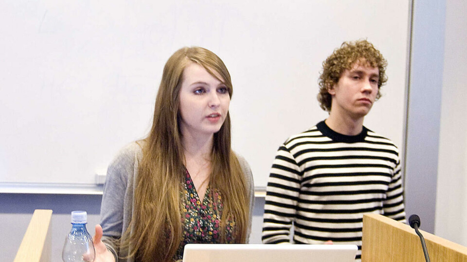 PÅ HOGGET: Alma Joensson og Olav Øye frå Europeisk studentunion møtte på den nordiske og baltiske studentkonferanse for å få innspel til lobbyverksemda i Brussel.