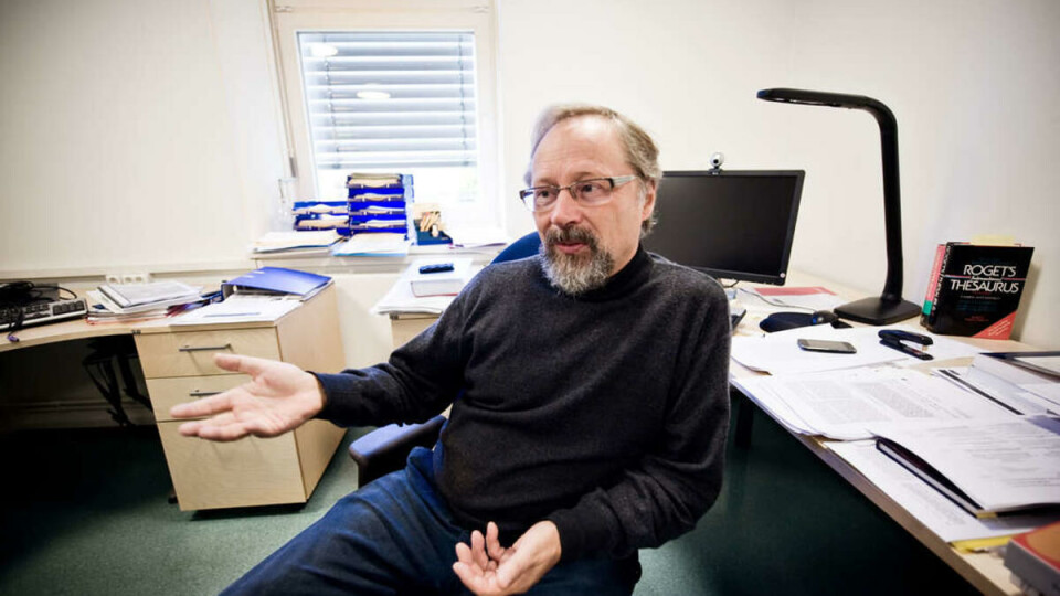 IKKE GODT NOK: -- Det handler om å få tid til å prøve ut. Hvis man skal lære å operere så må man gjøre det med en mentor. Sånn må det være når du skal lære å arbeide med tolk også, sier Arild Aambø, som har jobbet i over 15 år som allmennlege i Oslo.