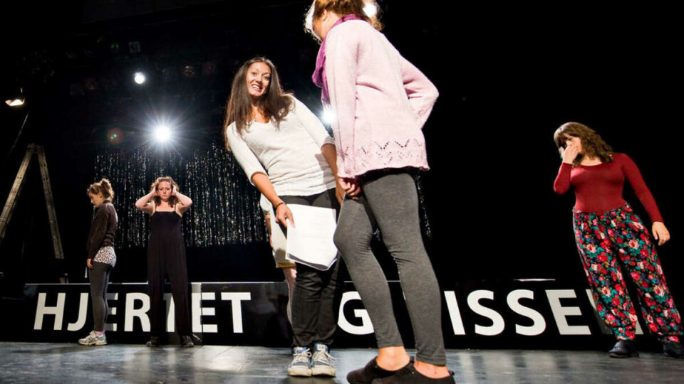 OOPS: Gundhild Hjertaas, Kari Wist Holmen, Elisabeth Stokmo Klodiussen, Tonje Thwin, Hanne Matisen, Anette Løbach, her i full fremførelse av Oops i did it again.