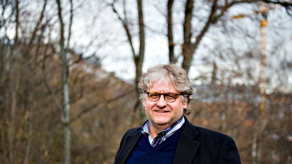 LOVER Å VERNE STUDENTENE: Rektor ved Arkitektur- og designhøgskolen Karl Otto Ellefsen forteller om kutt i bygningsmessige investeringer, møbler, datautstyr og faglige satsinger. Han lover at undervisningen ikke vil bli rammet.