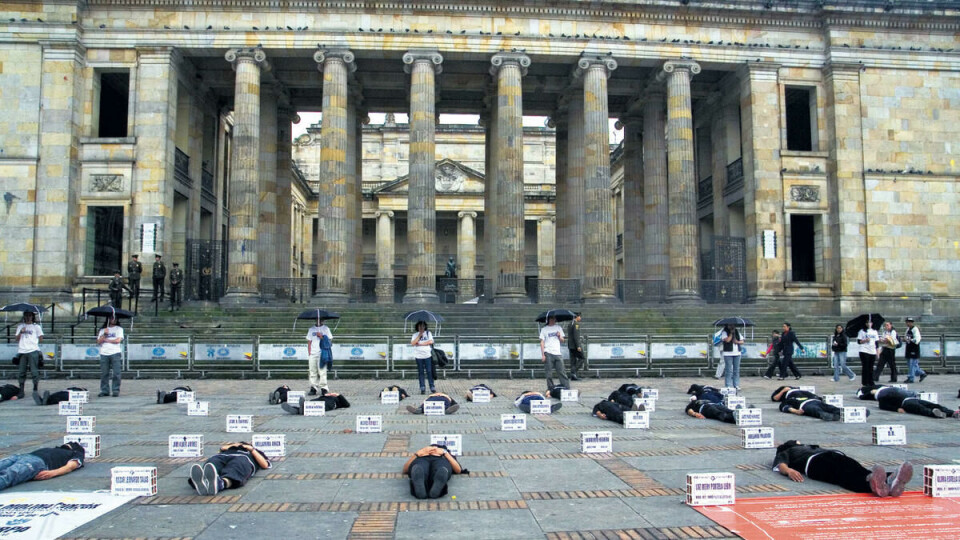 PROTEST: Studenter i Colombia demonstrerer for sine rettigheter i mai i år.