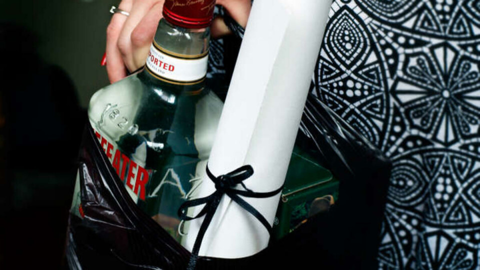 Prakker alkohol på jukseklare studenter