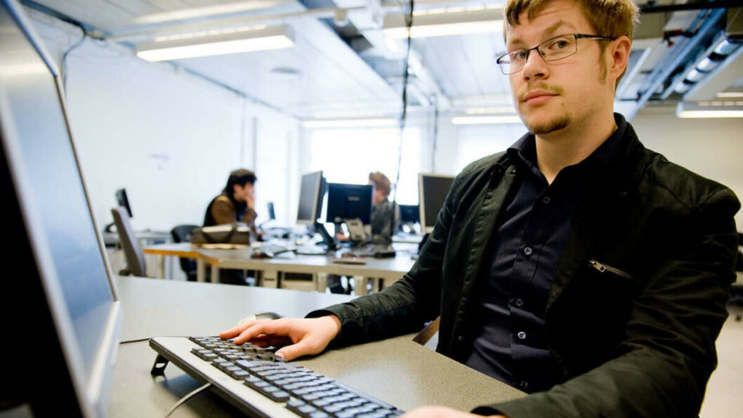 KREVER PDF: Martin Haugland, student ved institutt for informatikk, er misfornøyd med det han beskriver som rigide innleveringsregler ved IFIKK. KREVER PDF: Martin Haugland, student ved institutt for informatikk, er misfornøyd med det han beskriver som rigide innleveringsregler ved IFIKK.