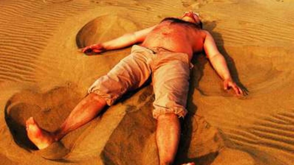 STRANDENGLER: Engler i sanden er hottere enn snøengler.