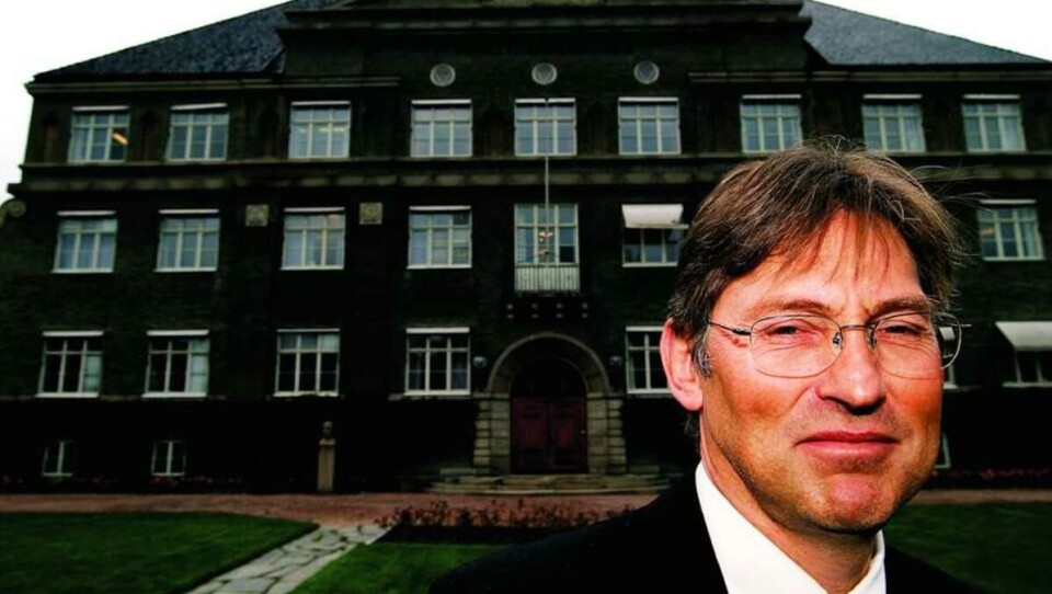 REKTOR LARS MOE