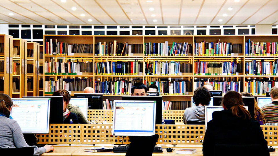 OMVELTNING: Gratis elektroniske publiseringer av vitenskapelige artikler er på full vei inn i akademia. I dag betaler universitetsbibliotekene i hele verden enorme summer for abonnement på store internasjonale tidsskrift.
