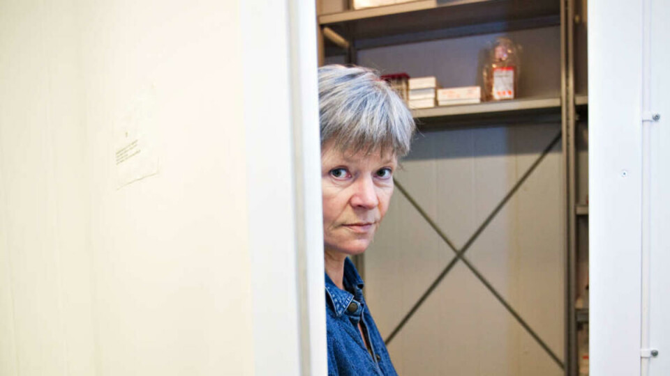 LIVSVIKTIG FORSKNING SMELTET VEKK: -- Jeg har lagt noen av vevsprøver fra svenske og finske menneskehjerter i en annen fryser, de er nok ubrukelige nå, men det vanskelig for meg å kaste dem, forteller Guro Valen, forsker ved Institutt for medisinske basalfag (IMB) ved Det medisinske fakultet. Guro Valen.