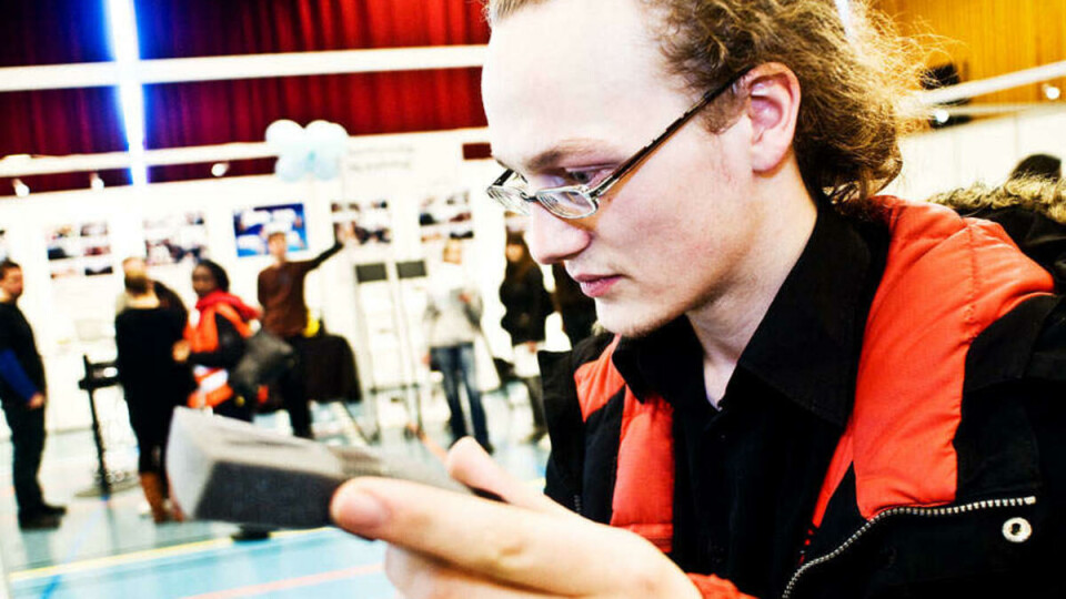 ØVELSE GJØR MESTER: Eivind Vonen prøver å få kontroll på en uvant og tidvis upraktisk duppeditt.