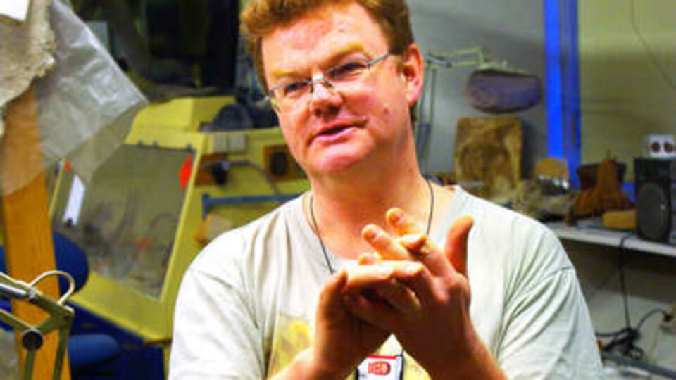 FAGMANNEN: Entusiast og førsteamanuensis Hans Arne Nakrem er svært fornøyd med oppslutningen rundt Mønsterøgledagen på Geologisk museum.
