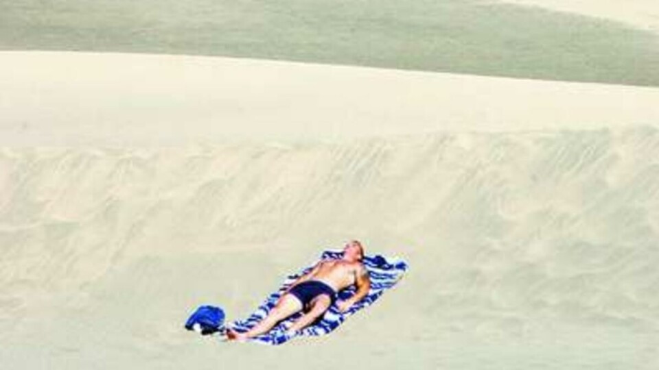 NEKTER: Tross massiv sol nekter turistinformasjonen i Playa del Ingles å dele med Norge, av frykt for å miste turister.