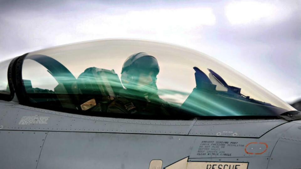 KRÆSJET MED MÅKE: Vegard Bøtum, F16-pilot, endte opp med et totalvraket fly etter en «birdstrike».