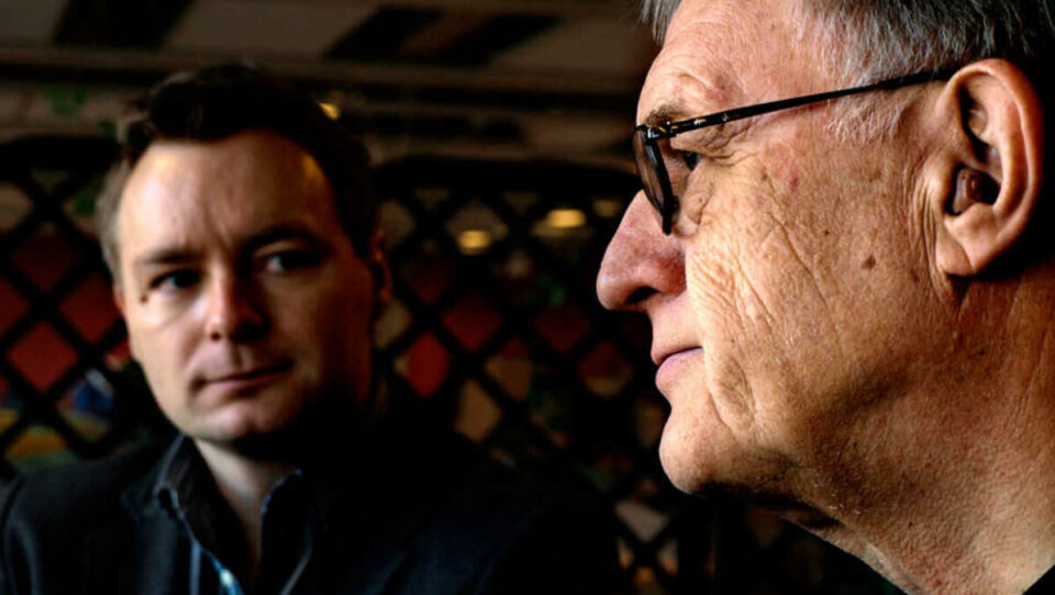 YNGST OG ELDST: Anders Fjell (t.v.) er nyansatt professor, og en av landets yngste, mens Per Vaglum går av med pensjon i år. Sistnevne håper ikke den nye generasjonen lar seg gripe av den voksende demoraliseringen han synes å merke hos ledere i universitetssystemet.