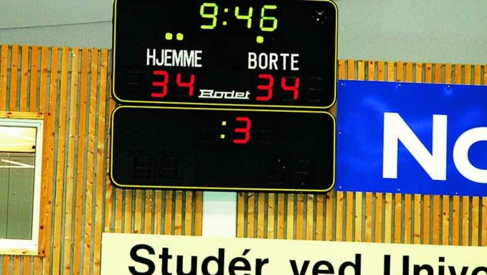 FORTSATT HÅP: Uavgjort mellom OSI Basket og Kongsberg Penguins til pause.