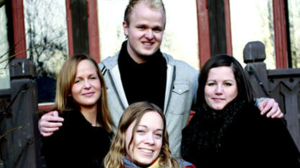 NYTT ARBEIDSUTVALG: Marianne Høva Rustberggard (til venstre), Fredrik Refsnes (midten, bak), Solveig Tesdal (midten, foran) og Lene Hopland Bergset utgjør fire av de fem nye i Velferdstingets Arbeidsutvalg.