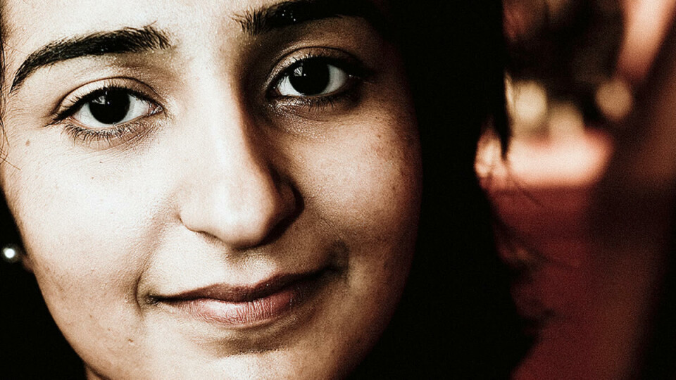 ENGASJERT: Bushra Ishaq er svært aktiv og engasjert, og får all inspirasjon fra religionen sin, enten det gjelder miljø eller kvinnerettigheter. Men hun er også den morsomme, barnslige jenta som elsker å spise blåbær i skogen.