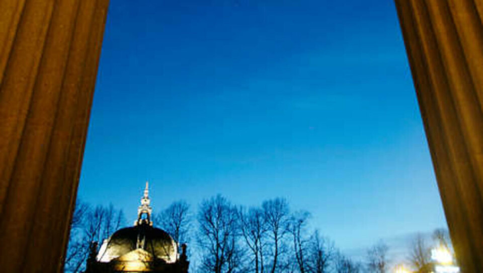 MÅ KUTTE: Det juridiske fakultet må frem med øksa.