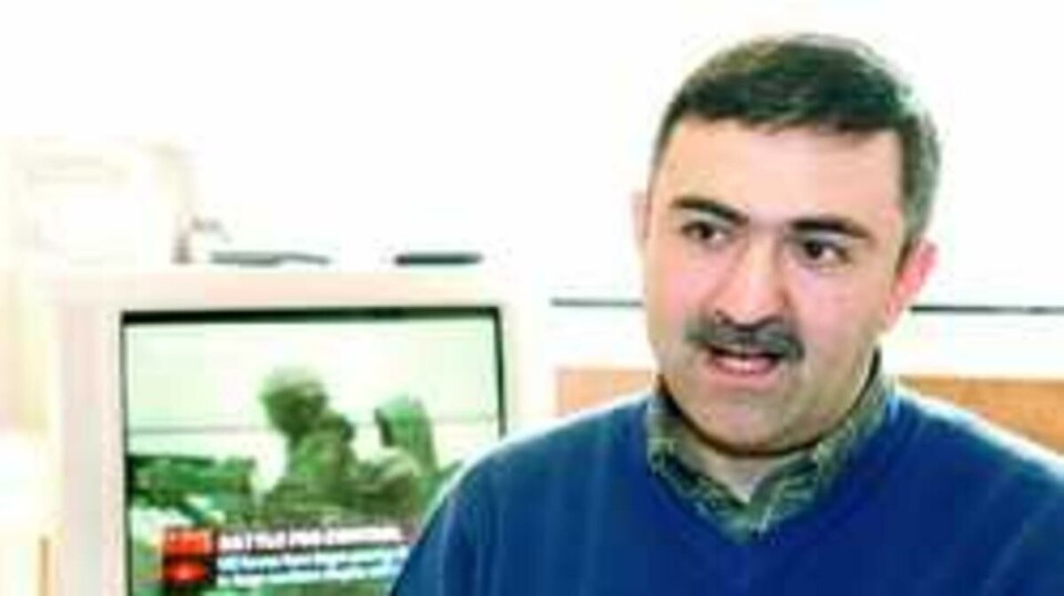 FØLGER KRIGEN: – Jeg følger med på krigen fra minutt til minutt, og snakker med familien min i Irak svært ofte, sier forsker Kamarin Aziz ved NUPI.