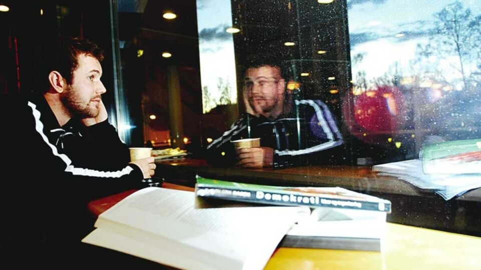 KJÆRKOMMENT AVBREKK: Olav Vanvik fyller de lange dagene på Universitetet med kaffepauser.