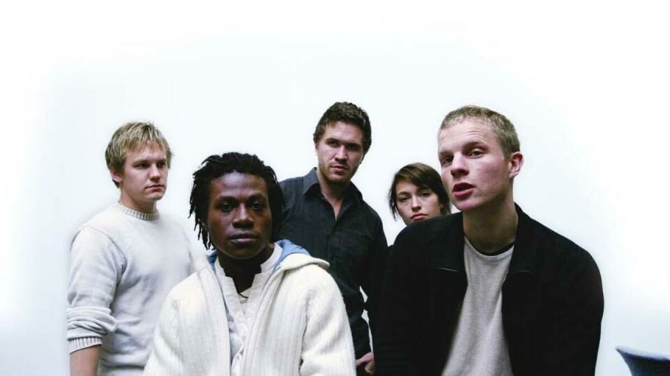 HJELPERNE: (F.v) Roger Johansen (24), Felix Omondi Osok (22), Jo Egil Tobiasen (24), Azucena Wilberg (20) og Fredrik Gulowsen (23).