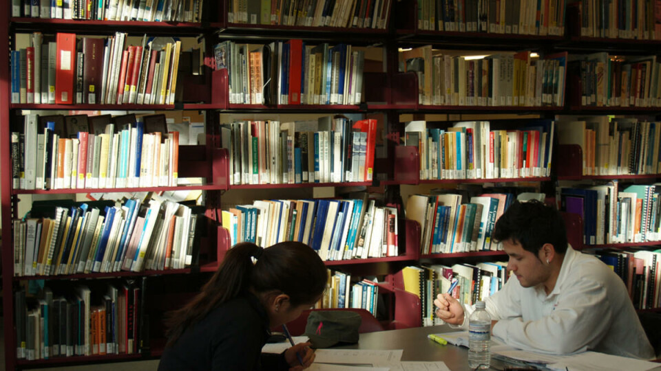 RASKE MENN: Menn blir raskere ferdig med høyere utdanning enn kvinner, viser nye tall fra Statistisk Sentralbyrå. Foto: flickr Creative Commons/UBC Library Graphics