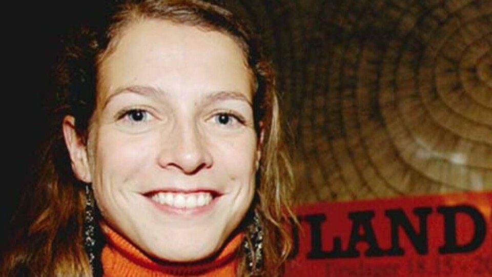 FELLES ENGASJEMENT: Utviklingsentusiaster kom sammen under U-landseminarets 30-årslag. Dagens studentleder, Marte Nordviste (t.v.), dernest de gamle grunnleggerne av seminaret, til høyre statssekretær i Utenriksdepartementet, Anne Margrethe Stenhammer.