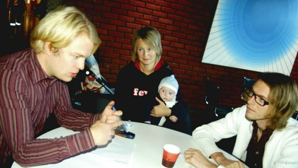 TIDSSKRIFTKLARE: Kyrre Stensnes, Ragnhild Astad og Geir Sølve Sande Lie er klare med RØST (Radikalt Økonominettverks SkrifTserie). Rasmus (3 mnd) har ikke bidratt.