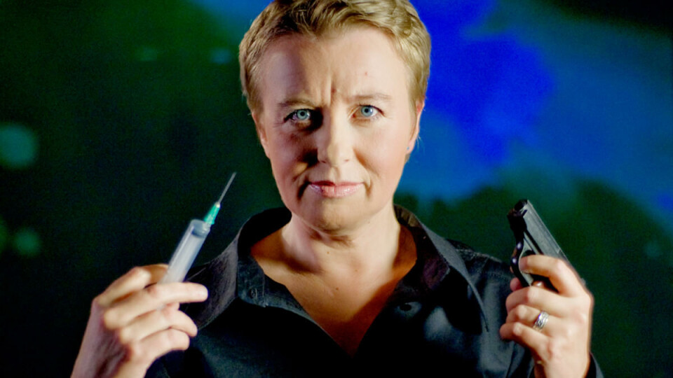 MISERY: Anne kopierer en scene fra Misery, filmen der Kathy Bates holder en mannlig forfatter som gissel og tvinger ham til å skrive dårlig kiosklitteratur bare for henne.