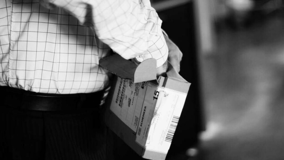 NYTT BATTERI: «Godteri til laptopen! Det kommer godt med på lange turer», sier Ole Petter etter å ha fått tilsendt det nye batteriet i posten.
