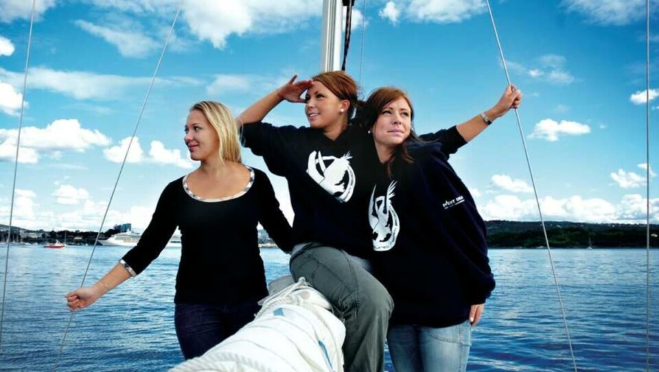 KVINNFOLK PÅ BÅTTUR: AQuila har så mange jenter blant medlemmene sine at de planlegger å mønstre to jentelag i konkurranser. F.v. Nina Lauritzsen, Tina Marie Kjerstad og Anette Austerheim.