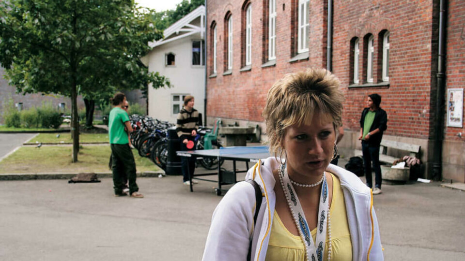 -- URETTFERDIG: -- Kunnskapsdepartementet må greie å lage en overgangsordning, mener Anne Louise Hübert, som synes det er urettferdig at hennes årskull faller mellom to stoler.