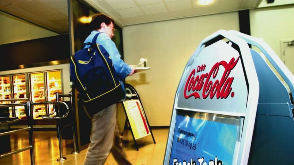 Preger studentkafeene: Coca-Cola er godt synlige i Fredrikkekantina