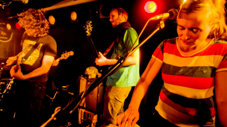 TI ÅR SOM BLINDERN-BAND: Now We\'ve Got Members gjorde sære elementer mer tilgjengelige i fremførelsen av gamle låter på RF-kjelleren forrige fredag.