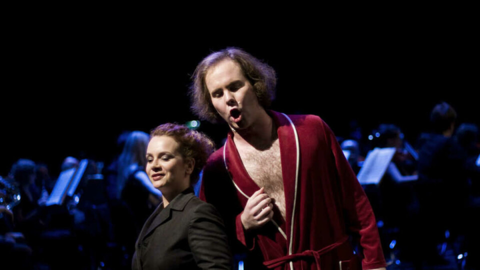 CHATEAU NEUFS FØRST OPERA: Til sammen tok ca 1000 mennesker turen til Chateu Neuf i helgen for å se La Traviata, under regi av Einar Bjørge