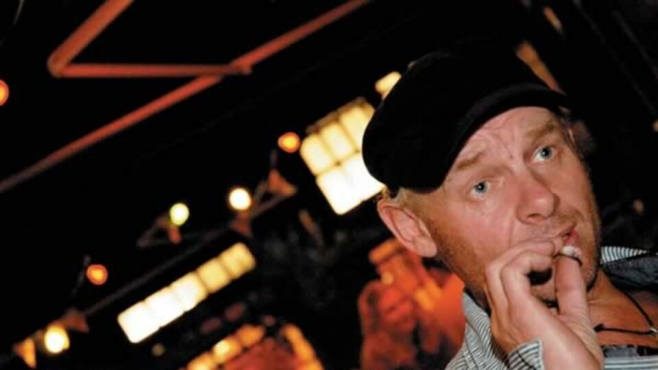 PLATT ELLER POLITISK? Espen Thoresen Hværsaagod vitser om sex, Sven O. og sprit. Men savner politisk humor.