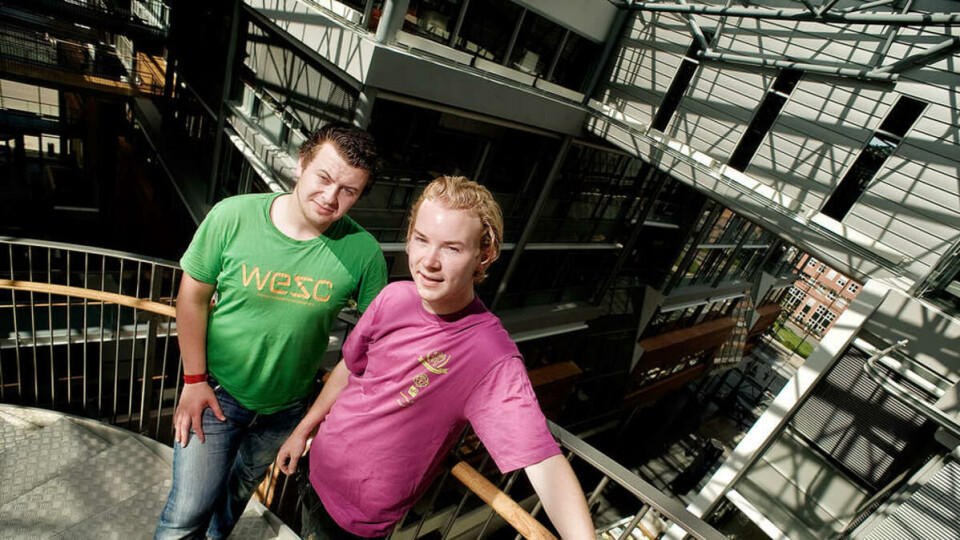 SENSURROT: Remi Wulff og Kristoffer Rabben, henvoldsvis leder og fagansvarlig i studentforeningen ved Handelshøyskolen BI, mener skolen må bli flinkere til å gi studenter sensur når de skal. SENSURROT: Remi Wulff og Kristoffer Rabben, henvoldsvis leder og fagansvarlig i studentforeningen ved Handelshøyskolen BI, mener skolen må bli flinkere til å gi studenter sensur når de skal.