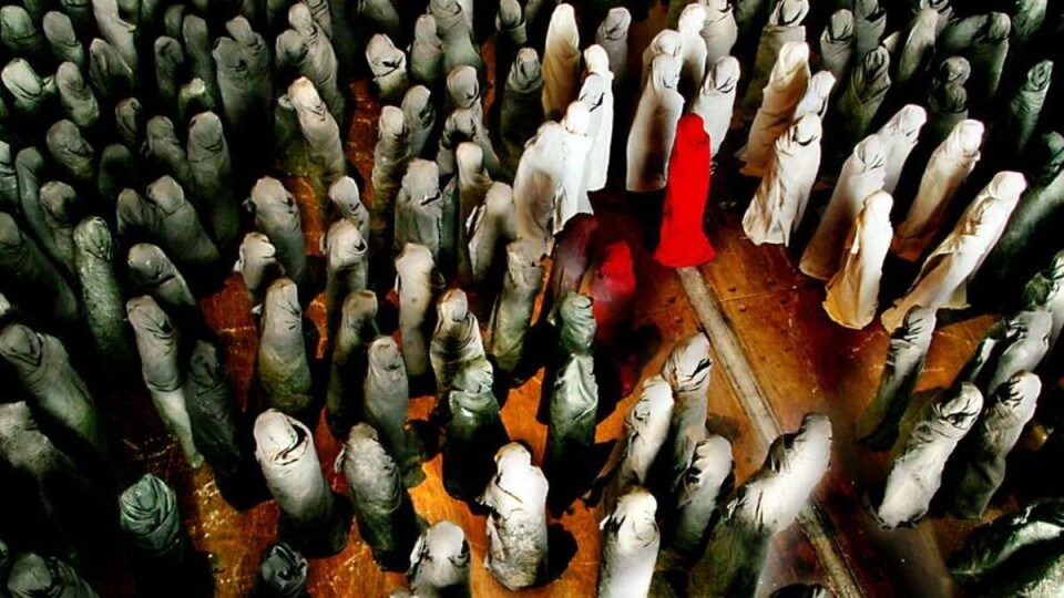 INSTALLASJON: Gelawesh Waledkhanis «untitled (302 burkas)» er et av kunstverkene på Oslo Open.