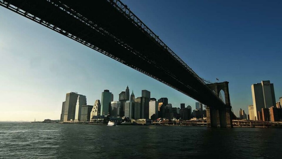 LANDEMERKE: Brooklyn Bridge strekker seg over East River til Brooklyn med sine 1834 meter, og var et av de største verkene innen ingeniørkunst på 1800-tallet.