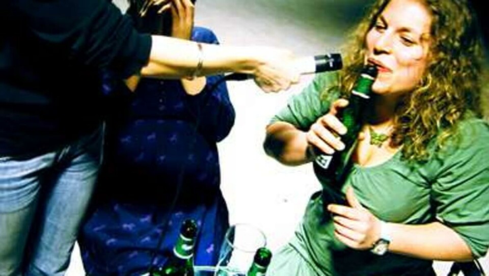 TO FLUER I EN SMEKK: Øvelse til radiofest. Fra venstre Hilde Øvreness, Anne Nordheim og Frida Gjøby.