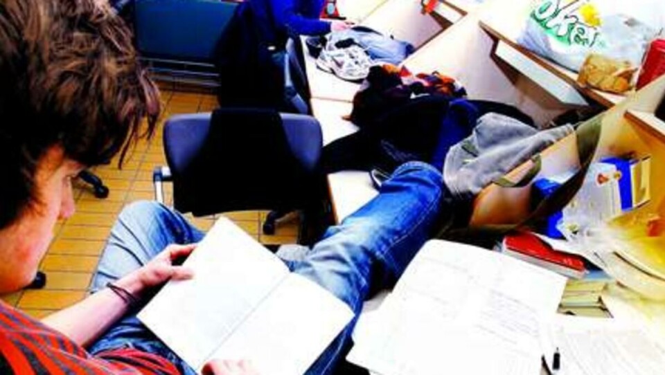 FÅR HJELP: NVH-studenter får motivasjonshjelp av eget studentutvalg for å takle høyt faglig press. NVH-studentene på bildet representerer ikke de motivasjonstrengende, etter hva Universitas er kjent med. FÅR HJELP: NVH-studenter får motivasjonshjelp av eget studentutvalg for å takle høyt faglig press. NVH-studentene på bildet representerer ikke de motivasjonstrengende, etter hva Universitas er kjent med.