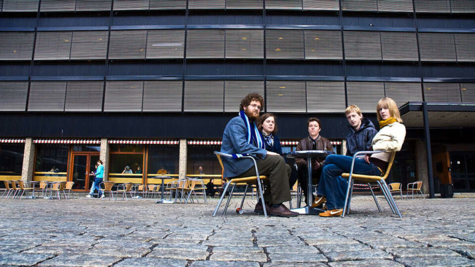 ANTIKKELSKERE: - Det som er så flott med antikkprogrammet er at det forener flere fagdisipliner, slik at vi ikke ender opp som isolerte fagidioter, sier Karl Kristian Kirchhoff (t.v.). Nå frykter han og studiekameratene at programmet forsvinner under HF-