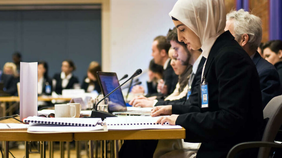 PÅ TILTALEBENKEN: Delegasjonen fra Sudan jobber intenst. Sudan er ikke medlem av Sikkerhetsrådet, men var invitert for anledningen.