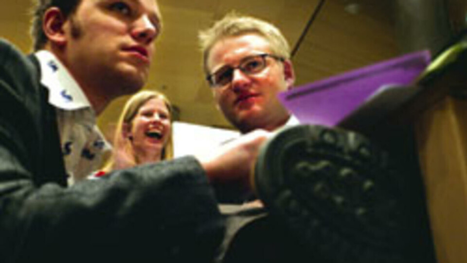 TRØNDERNE: Studenttingsleder Ronny Furunes (til høyre) og hans upolitiske NTNU–medstudenter Maria Serafia Fjellstad og Carl Fredrik Tjeransen oppnådde godt gjennomslag for sine forslag på landstinget i Norsk studentunion.
