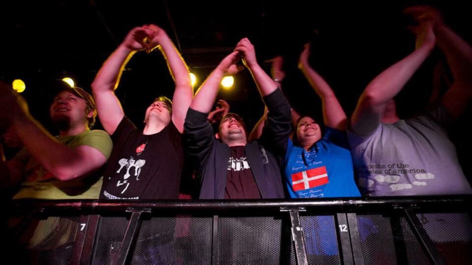 ROCKA SJAPPA: Rocketriks og bredbeint økseføring kombinert med melodiøs popgrunge gav publikum rockefot og øresus på Betong fredag. Her frontmann Chris Ballows (t.v.) og Andrew McKeag.