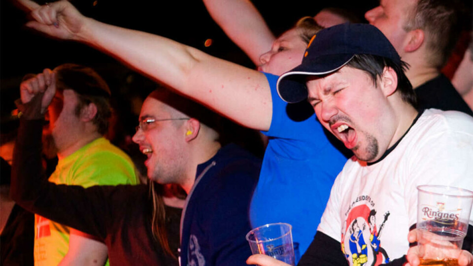 ROCKA SJAPPA: Rocketriks og bredbeint økseføring kombinert med melodiøs popgrunge gav publikum rockefot og øresus på Betong fredag. Her frontmann Chris Ballows (t.v.) og Andrew McKeag.
