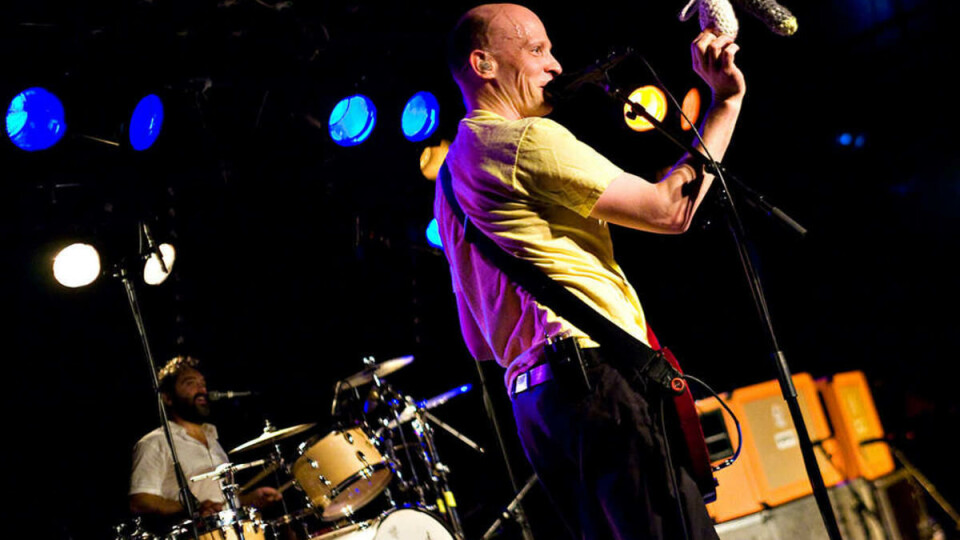 ROCKA SJAPPA: Rocketriks og bredbeint økseføring kombinert med melodiøs popgrunge gav publikum rockefot og øresus på Betong fredag. Her frontmann Chris Ballows (t.v.) og Andrew McKeag.