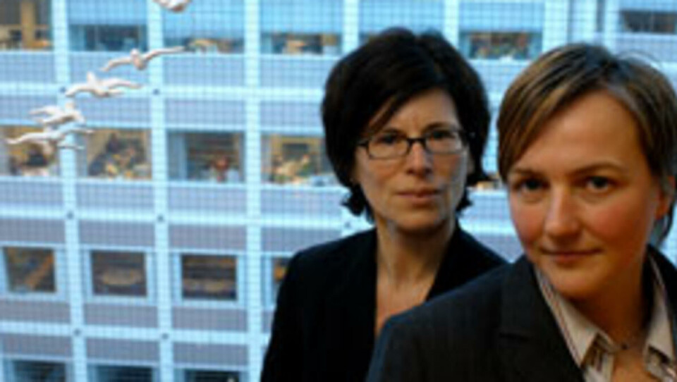 LOVBRUDD:Arbeidstilsynets Bente Bakke og jurist Inger Olise Skarvøy fant flere mangler ved SV og jus under sin inspeksjon.