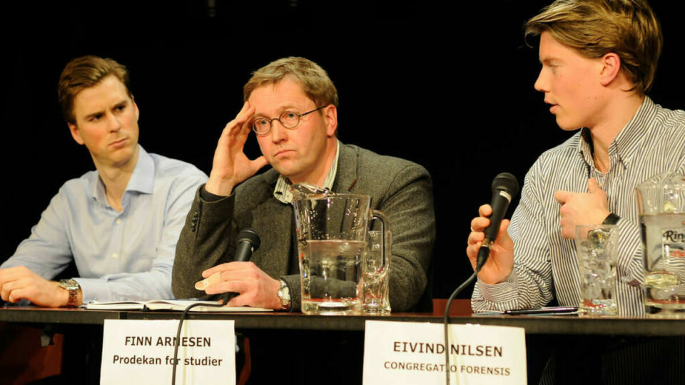 Prodekan Finn Arnesen var ikke lydhør for kritikken fra Eivind Nilsen. Til Johan Svedbergs store forundring.