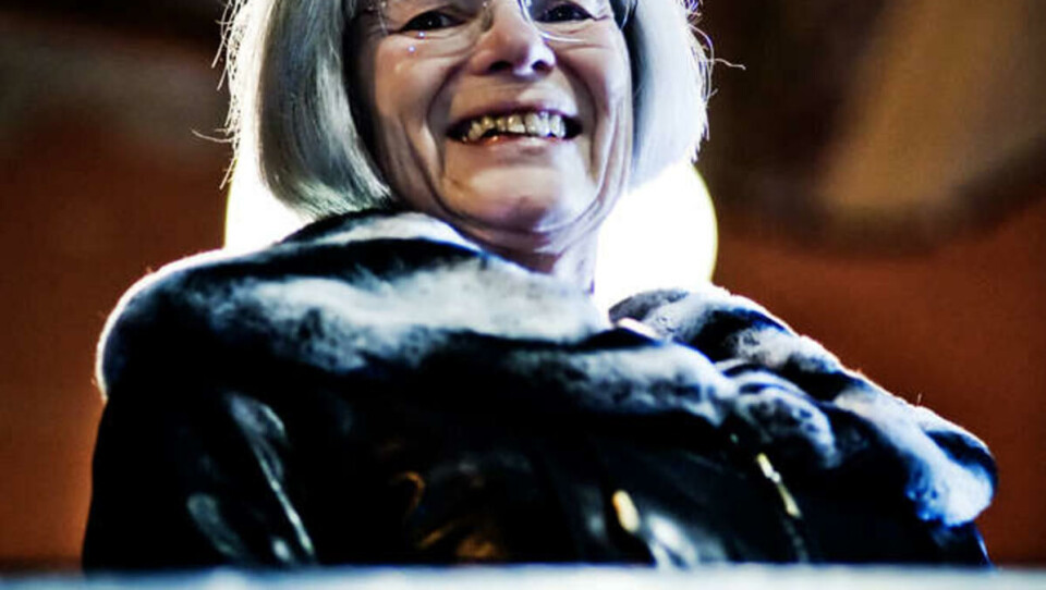 I FORM: -- Jeg liker veldig godt å være ute, gå tur og sånn, uansett vær. Derfor er også Vestlandet bra for meg. Å gå på Jærstrendene er herlig. _-- Sognsvann holder ikke?_ bryter fotografen inn. -- Jo, Sognsvann holder. Det hender jeg går der også,