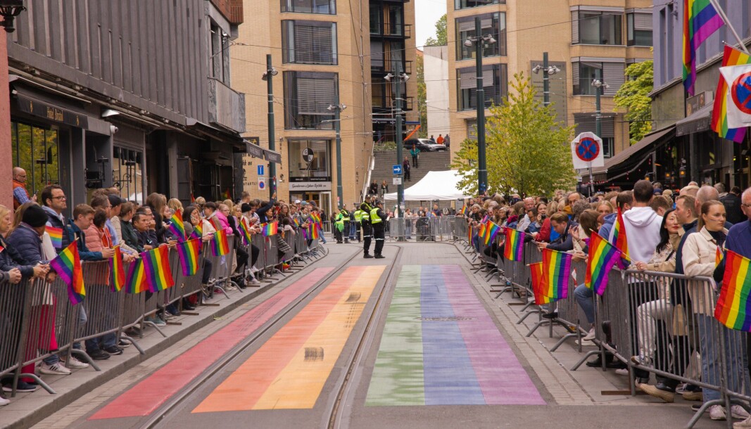 Offisiell markering: Lørdag fant endelig den offisielle Pridemarkeringen i Oslo sted. Lenge før paraden var publikum på plass i Rosenkratz' gate i Oslo sentrum.
